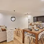 Charming Parisian Apartment - Center Of Paris